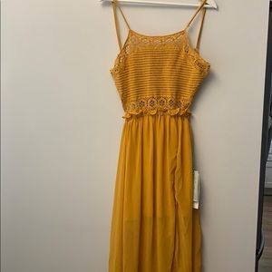 FASHION NOVA MAXI DRESS